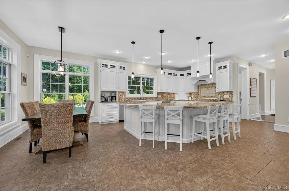 15 Thorman Lane Huntington, NY 11743