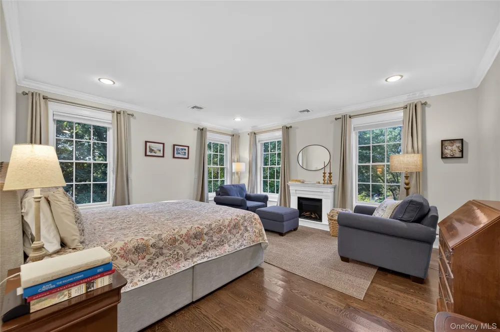 15 Thorman Lane Huntington, NY 11743
