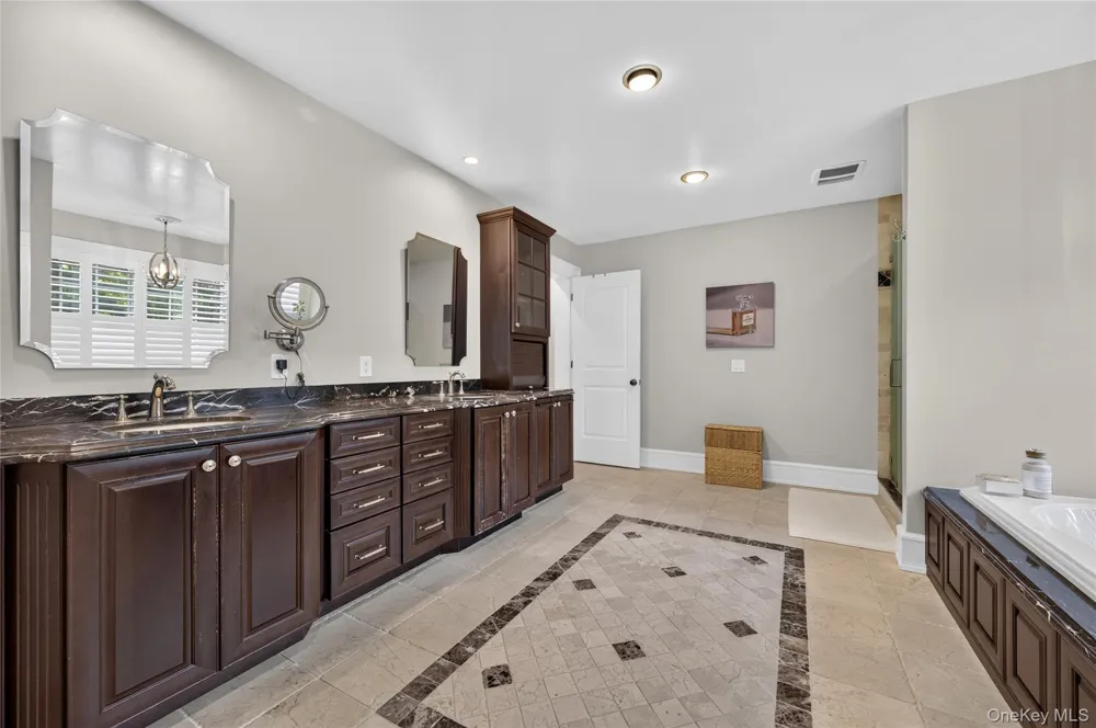 15 Thorman Lane Huntington, NY 11743