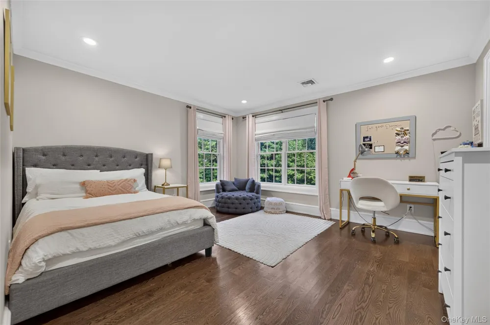 15 Thorman Lane Huntington, NY 11743