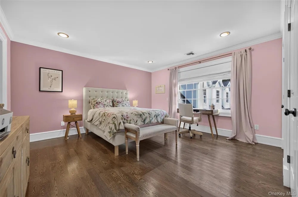 15 Thorman Lane Huntington, NY 11743