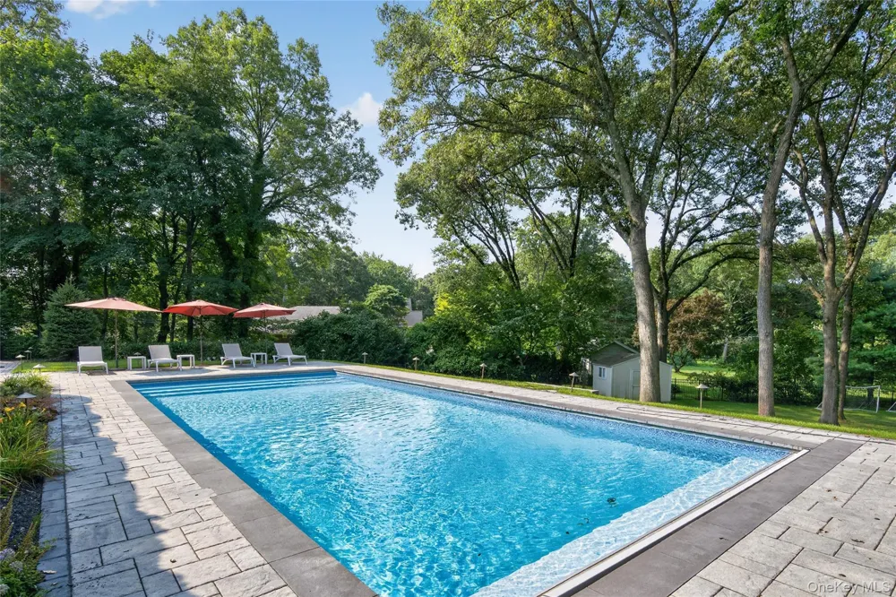 15 Thorman Lane Huntington, NY 11743