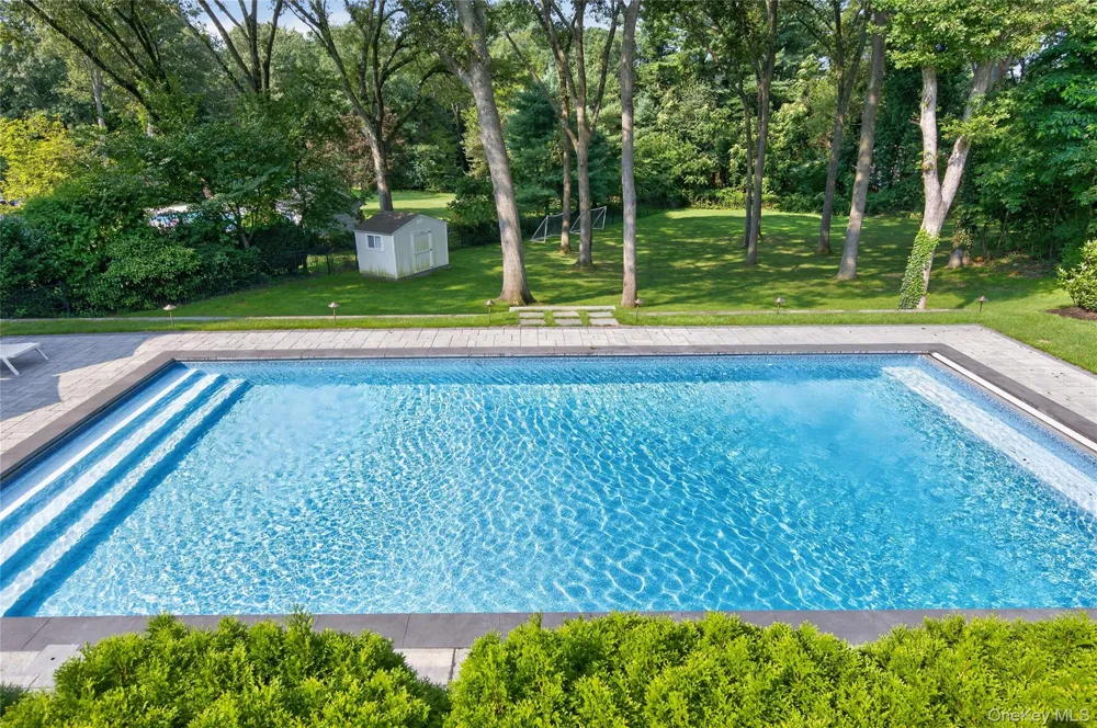 15 Thorman Lane Huntington, NY 11743