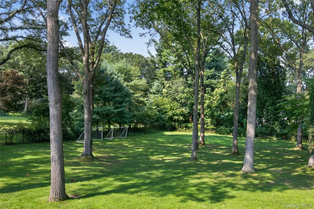 15 Thorman Lane Huntington, NY 11743