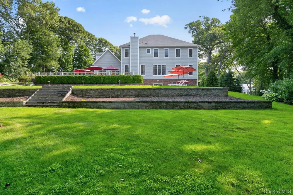 15 Thorman Lane Huntington, NY 11743