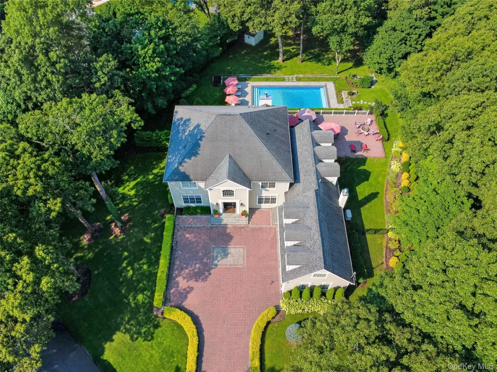 15 Thorman Lane Huntington, NY 11743