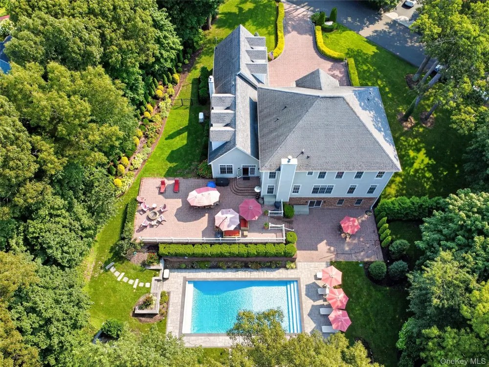 15 Thorman Lane Huntington, NY 11743