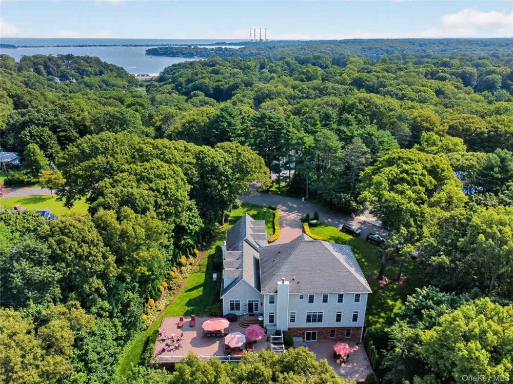 15 Thorman Lane Huntington, NY 11743