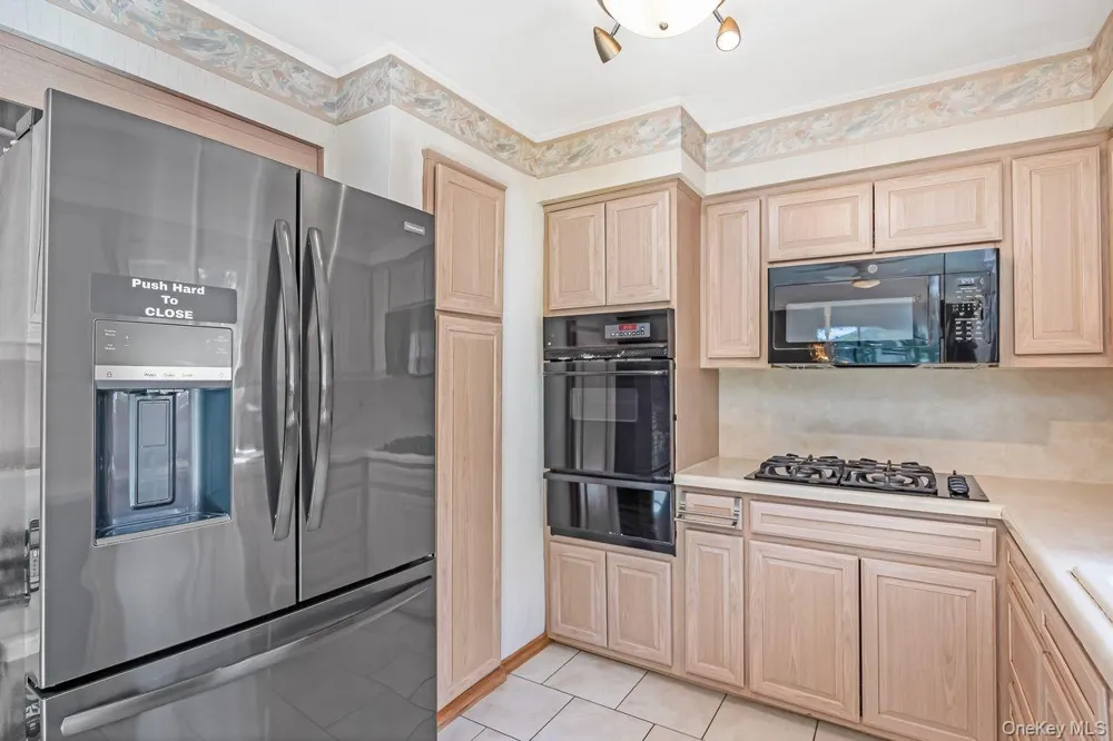 16 Wendy Lane East Northport, NY 11731
