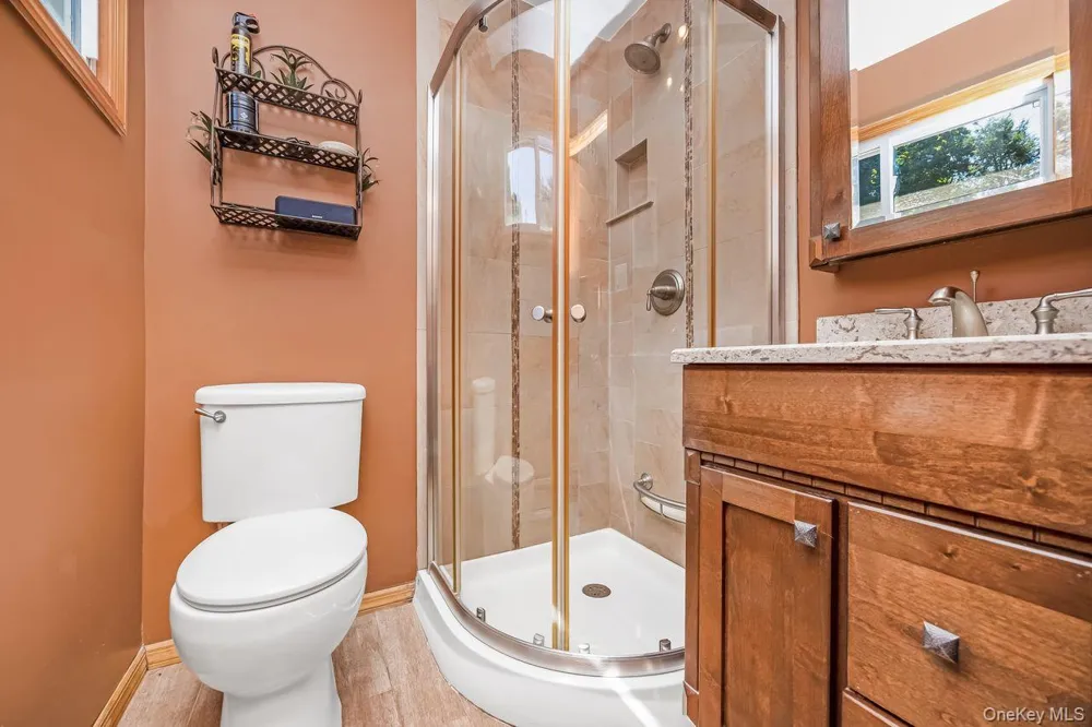 16 Wendy Lane East Northport, NY 11731