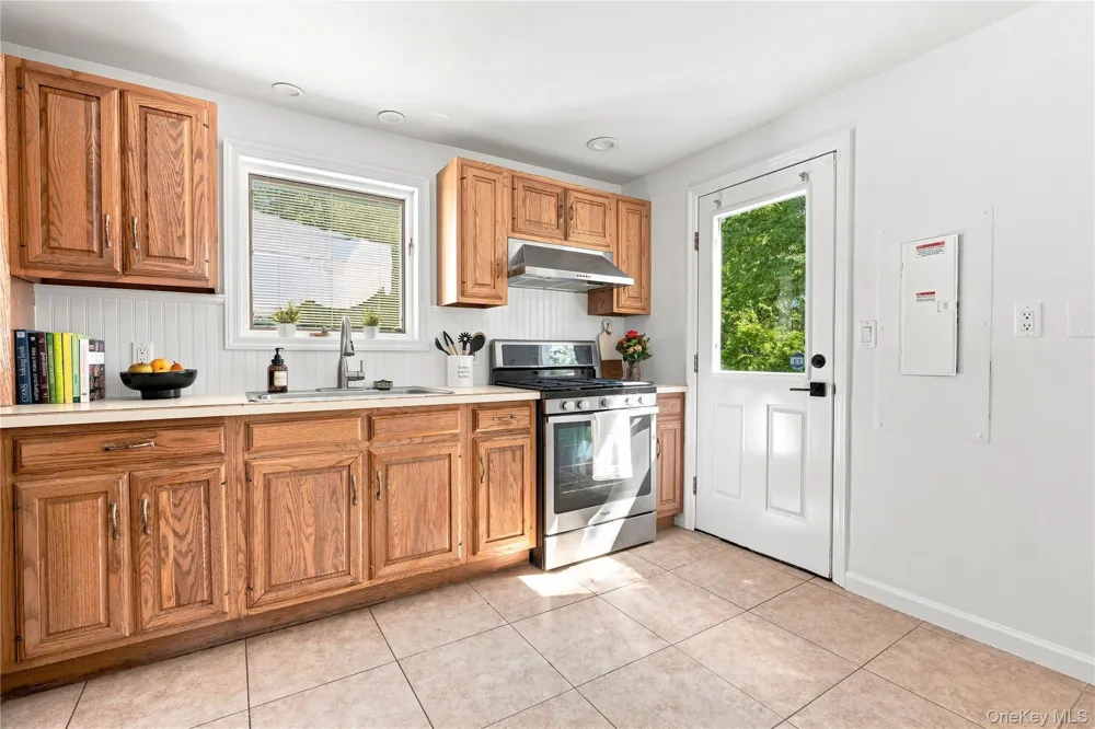 8 Loran Court Nanuet, NY 10954