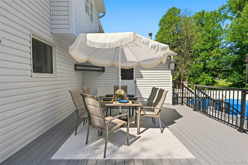 8 Loran Court Nanuet, NY 10954