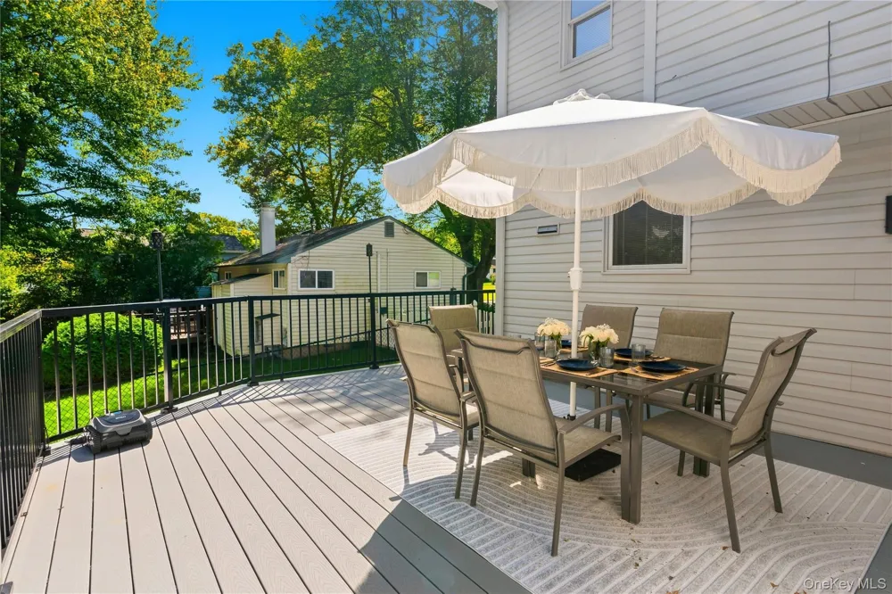 8 Loran Court Nanuet, NY 10954