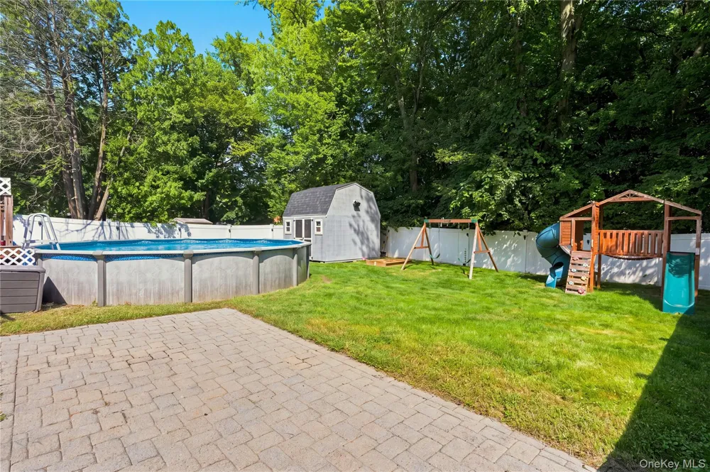 8 Loran Court Nanuet, NY 10954
