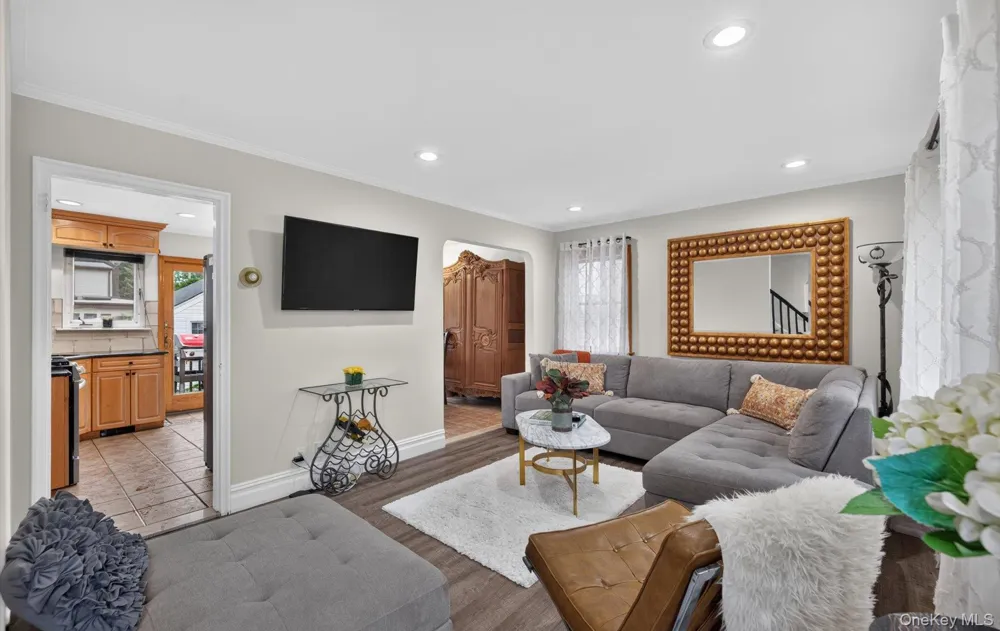 11 White Street Valley Stream, NY 11580