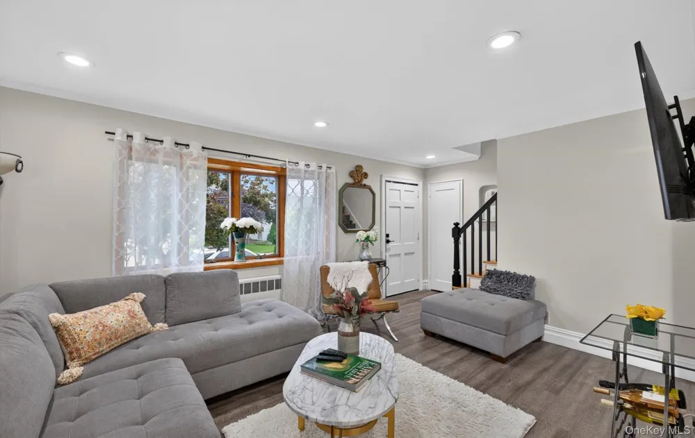 11 White Street Valley Stream, NY 11580