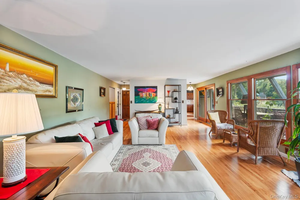 4 Hill Dale Avenue Miller Place, NY 11764