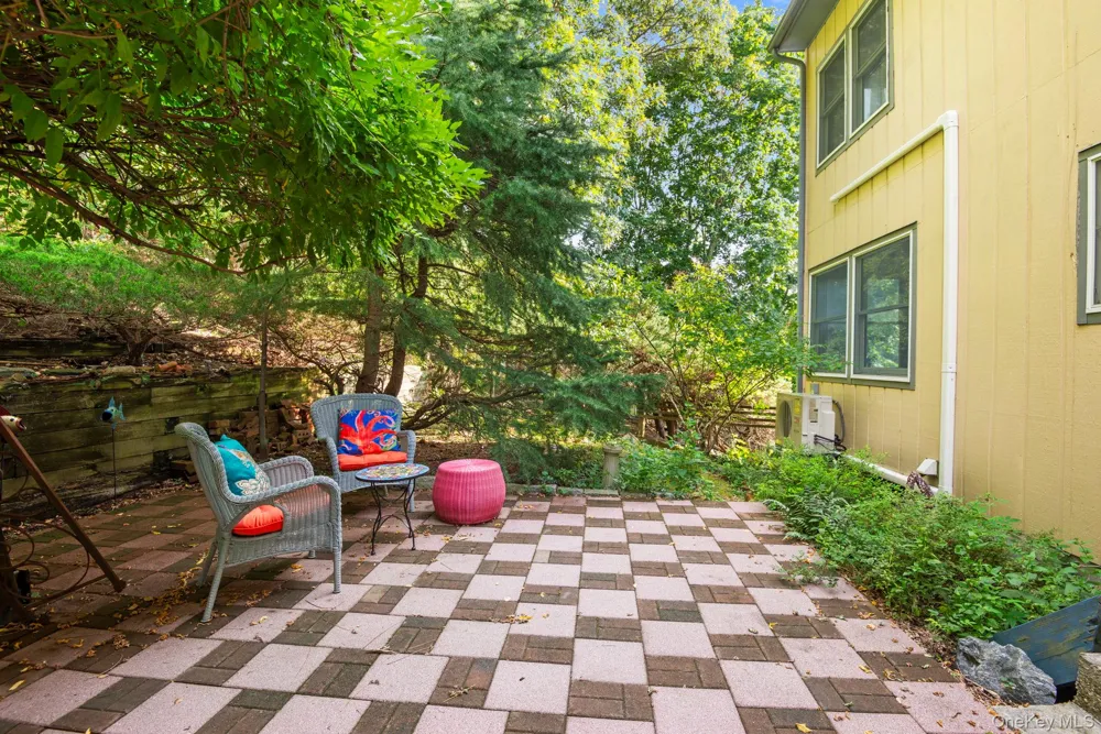 4 Hill Dale Avenue Miller Place, NY 11764