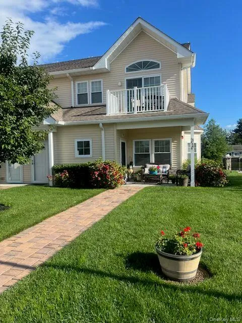 301 Anchor Court Copiague, NY 11726