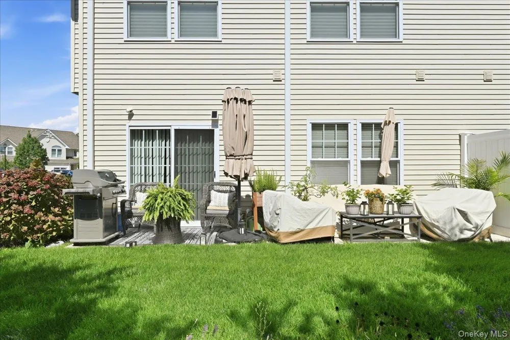 301 Anchor Court Copiague, NY 11726