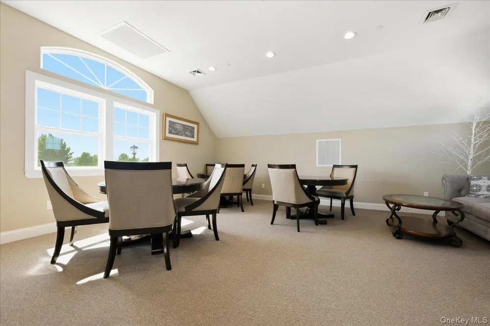 301 Anchor Court Copiague, NY 11726