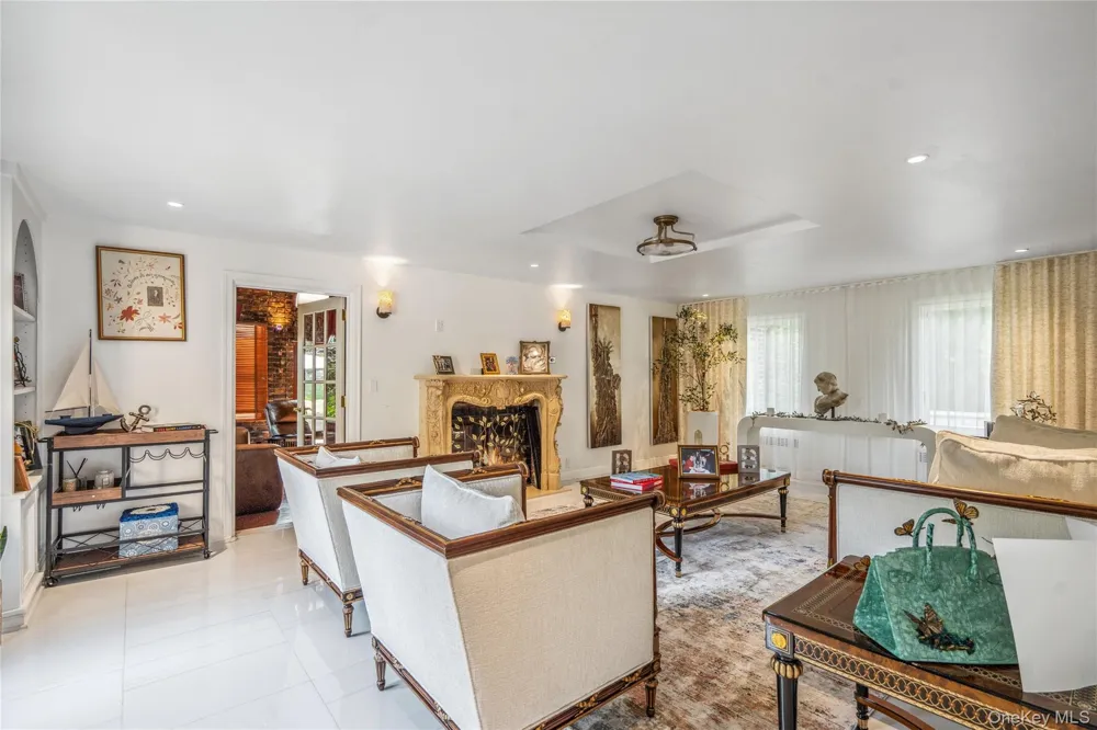 213 Guinea Woods Road Old Westbury, NY 11568