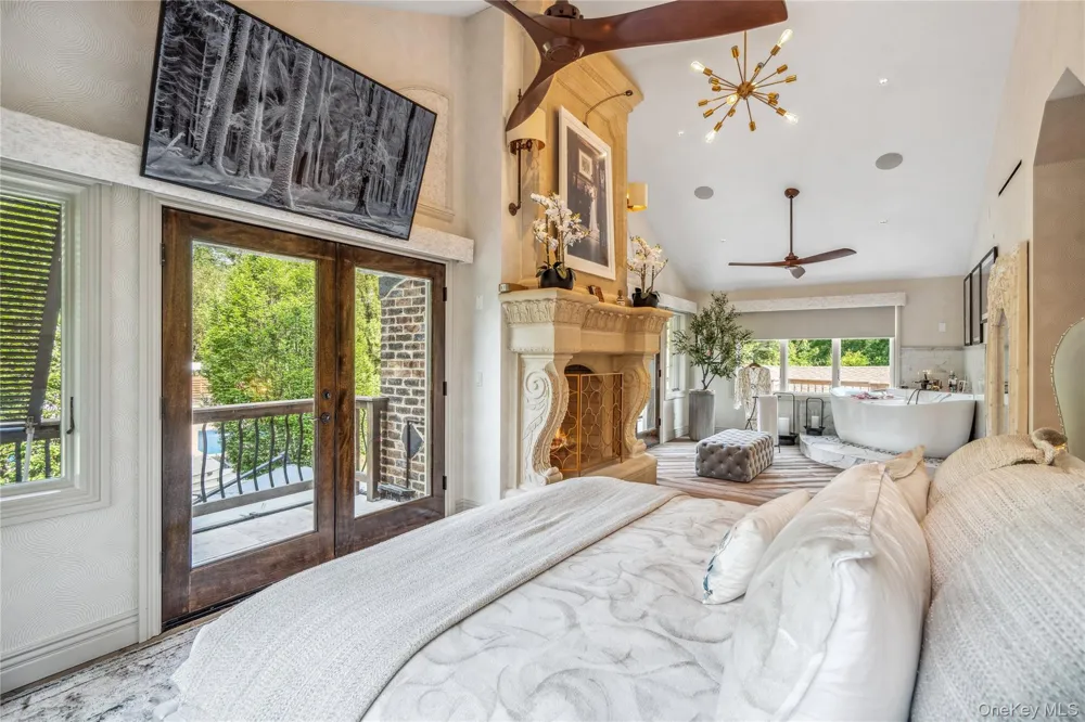 213 Guinea Woods Road Old Westbury, NY 11568