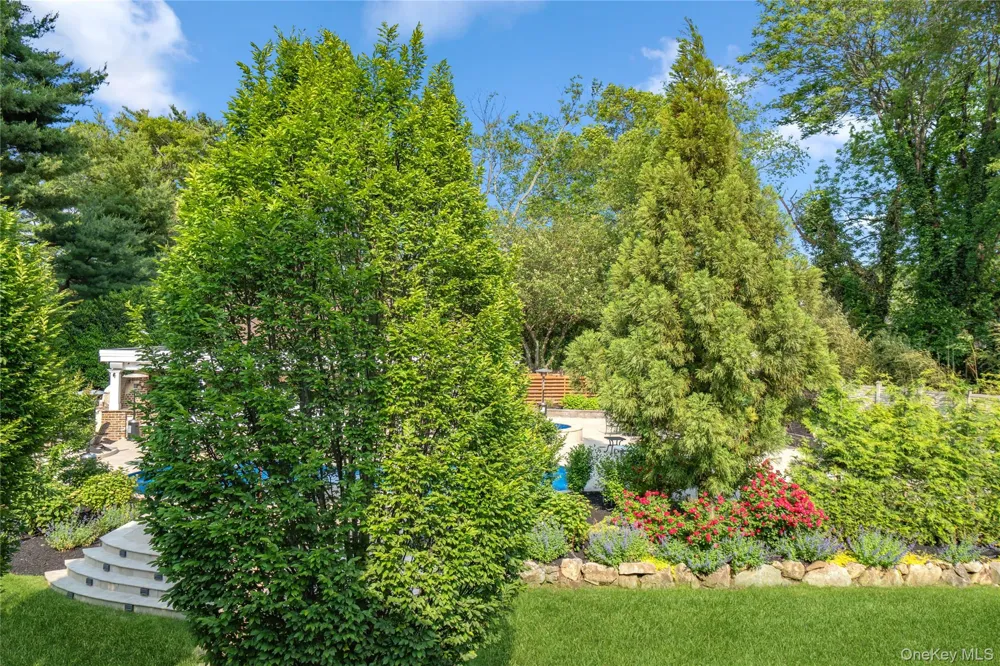 213 Guinea Woods Road Old Westbury, NY 11568