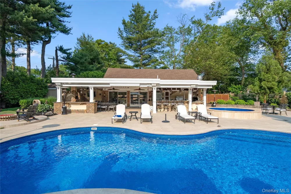 213 Guinea Woods Road Old Westbury, NY 11568