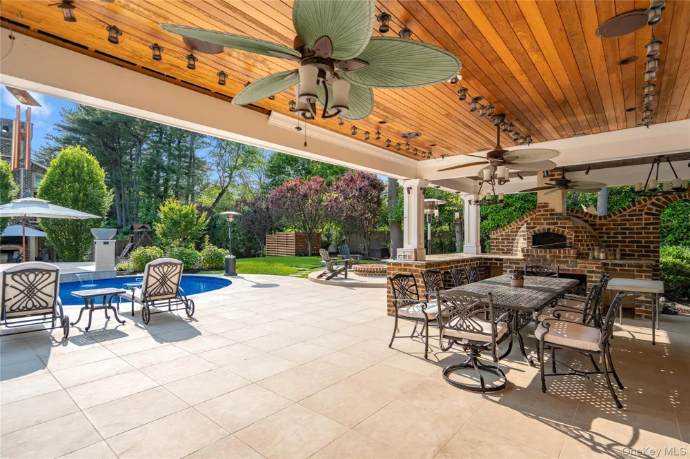 213 Guinea Woods Road Old Westbury, NY 11568