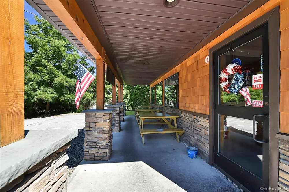 809 Bloomingburg Road Bloomingburg, NY 12721