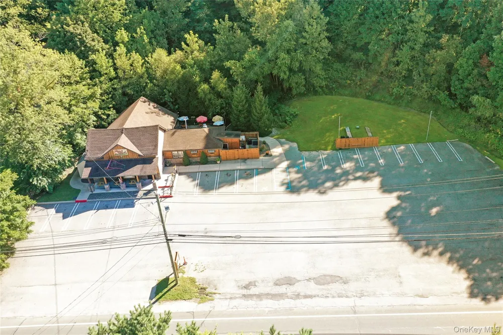 809 Bloomingburg Road Bloomingburg, NY 12721
