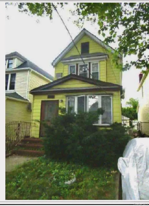 62-95 Austin Street