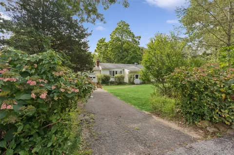 650 Greenfields Lane