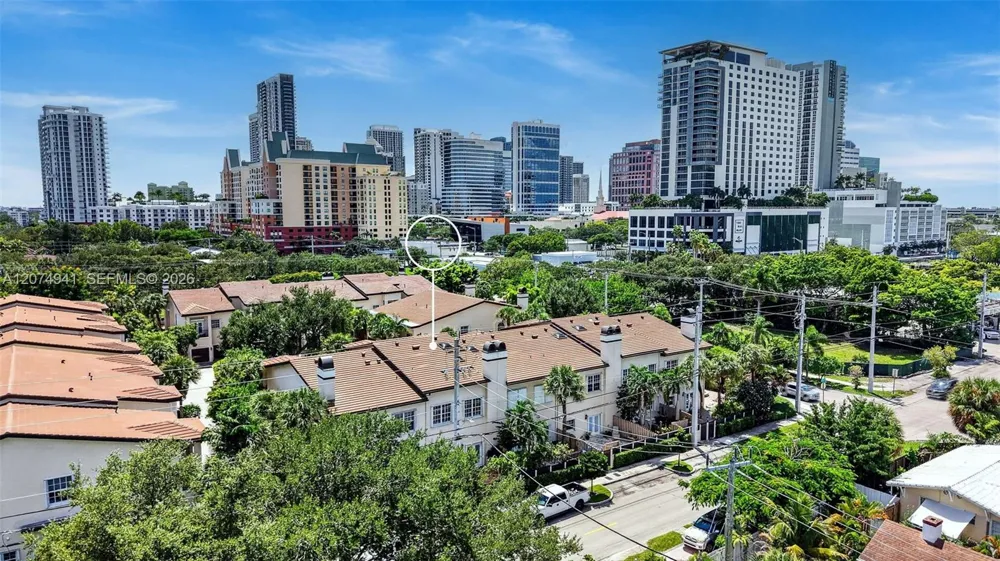 362 NE 7th Ave Fort Lauderdale, FL 33301