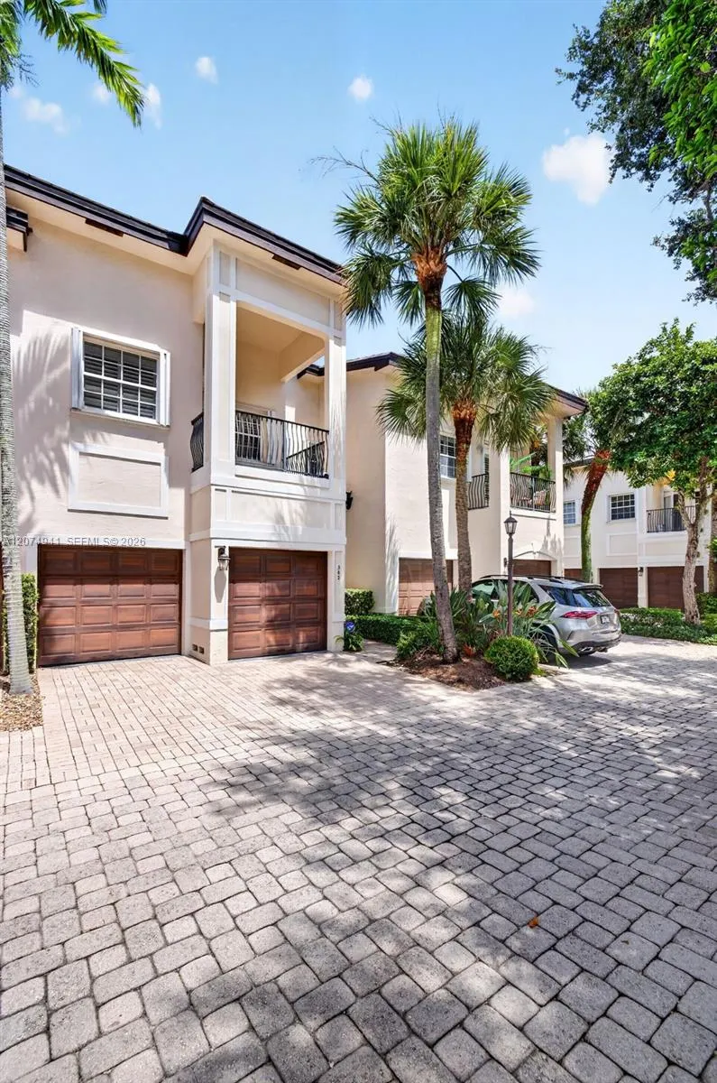 362 NE 7th Ave Fort Lauderdale, FL 33301