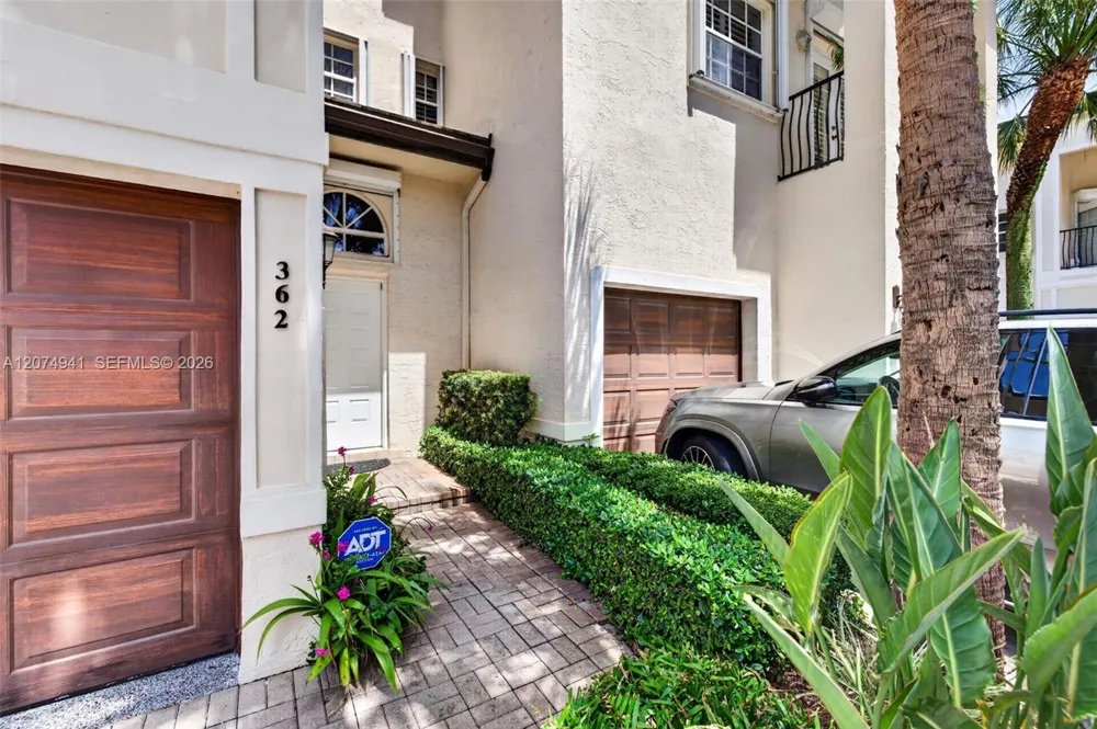 362 NE 7th Ave Fort Lauderdale, FL 33301
