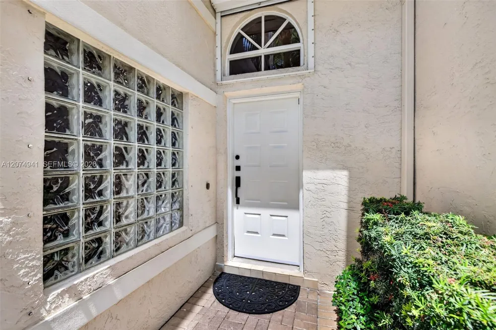 362 NE 7th Ave Fort Lauderdale, FL 33301