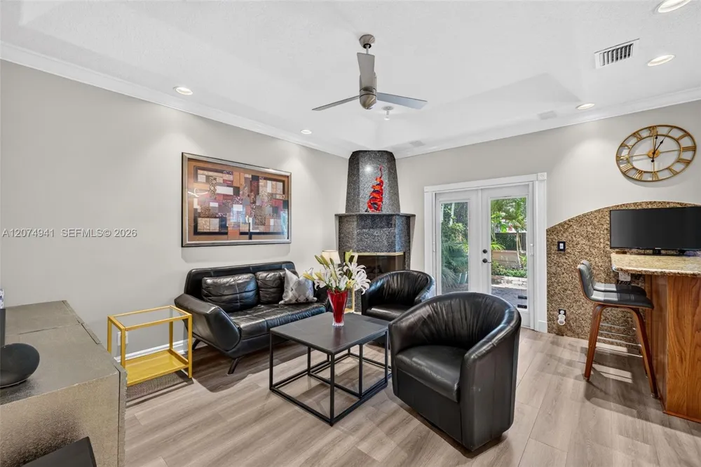 362 NE 7th Ave Fort Lauderdale, FL 33301