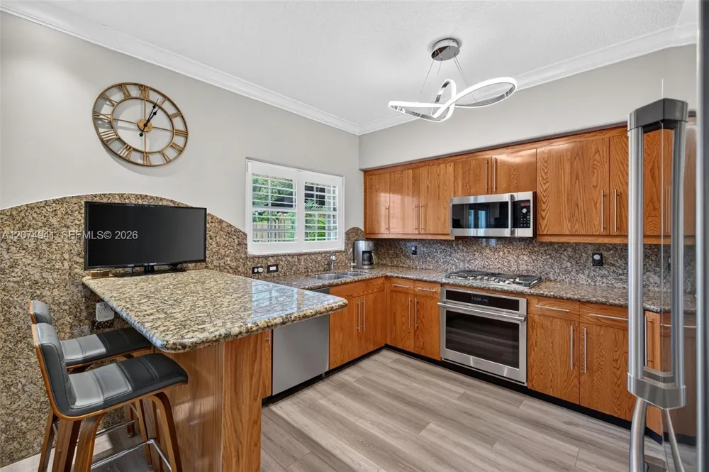 362 NE 7th Ave Fort Lauderdale, FL 33301