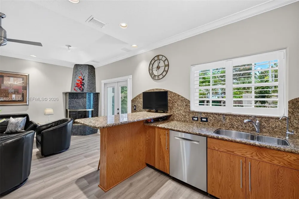 362 NE 7th Ave Fort Lauderdale, FL 33301