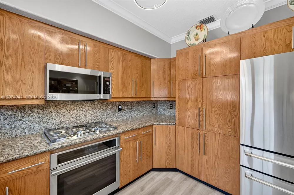 362 NE 7th Ave Fort Lauderdale, FL 33301