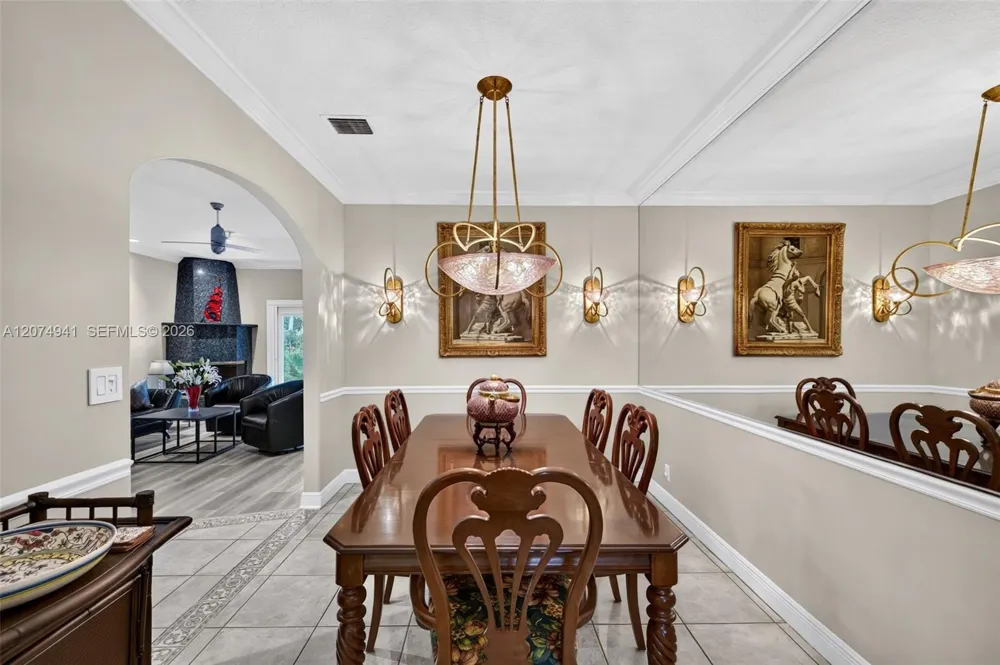 362 NE 7th Ave Fort Lauderdale, FL 33301