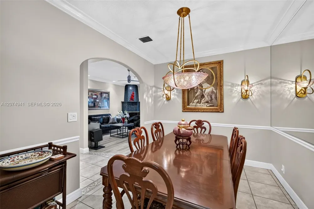 362 NE 7th Ave Fort Lauderdale, FL 33301