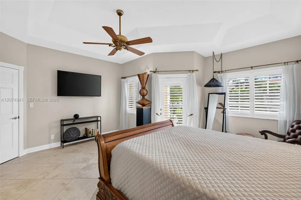 362 NE 7th Ave Fort Lauderdale, FL 33301