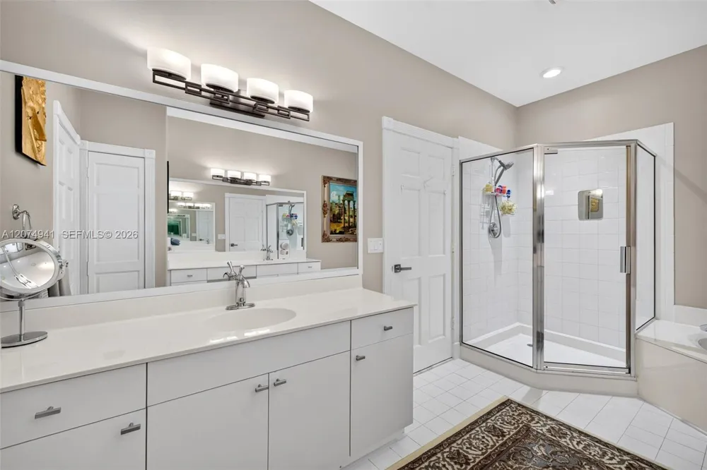 362 NE 7th Ave Fort Lauderdale, FL 33301