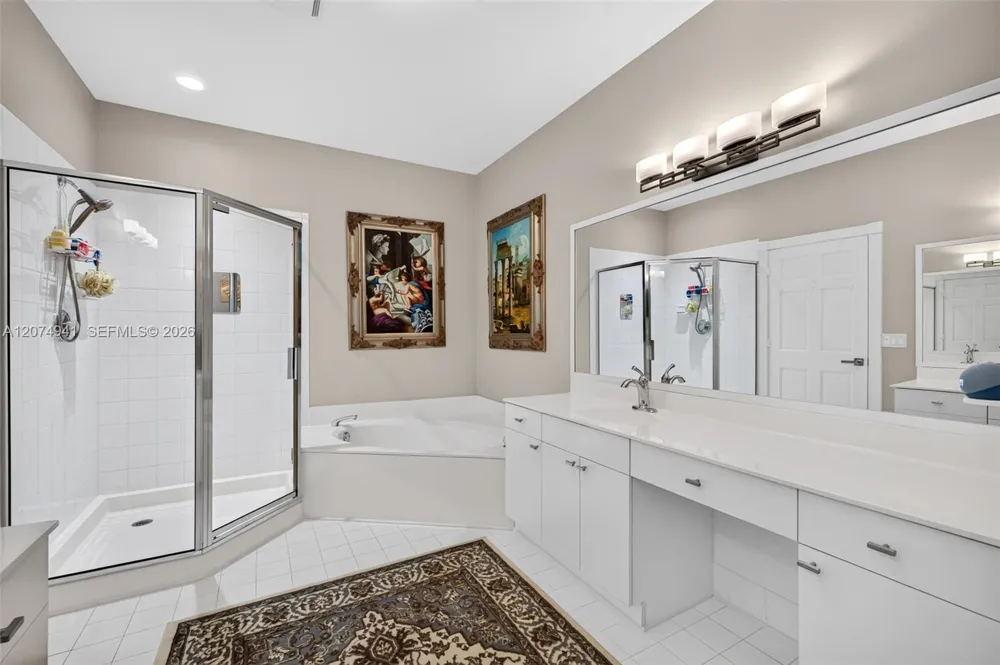 362 NE 7th Ave Fort Lauderdale, FL 33301