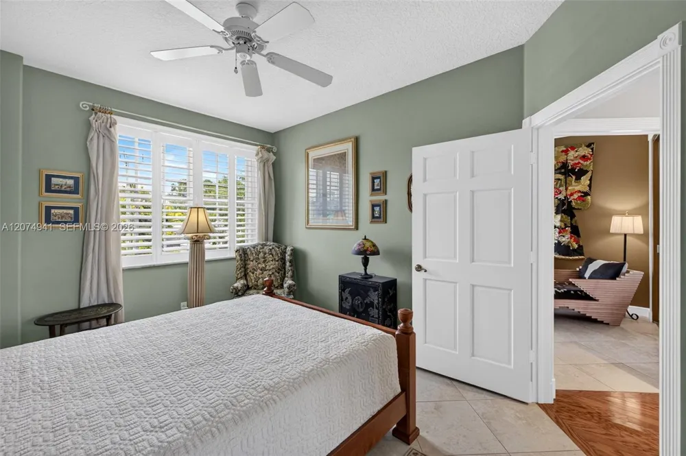 362 NE 7th Ave Fort Lauderdale, FL 33301