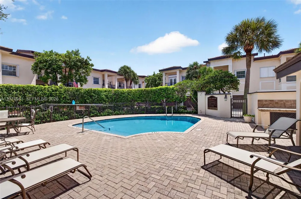362 NE 7th Ave Fort Lauderdale, FL 33301