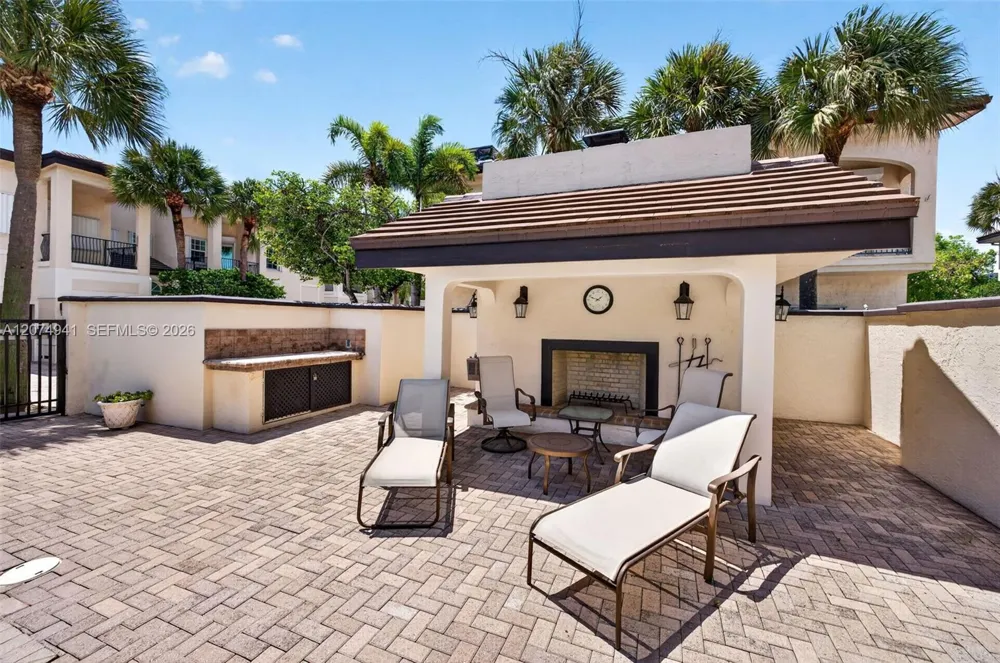 362 NE 7th Ave Fort Lauderdale, FL 33301